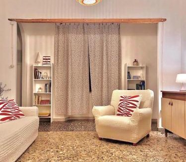 Posada House | Casetta Bianca con Giardino