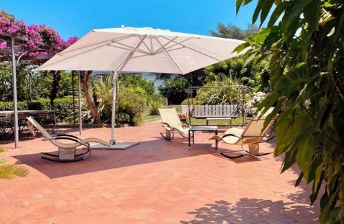 Anacapri House | Central Quiet Villa with Pool