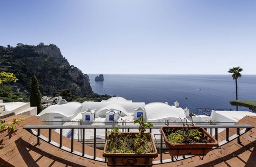 Marina Piccola House | Central Traditional Caprese Villa overlooking the Faraglioni in Marina Piccola