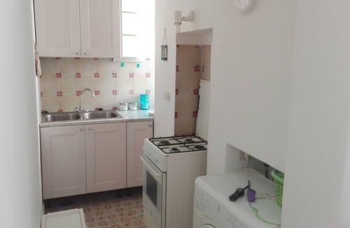 Meta Apartment | Charming 2-bedroom house with WiFi, AC in serene Meta