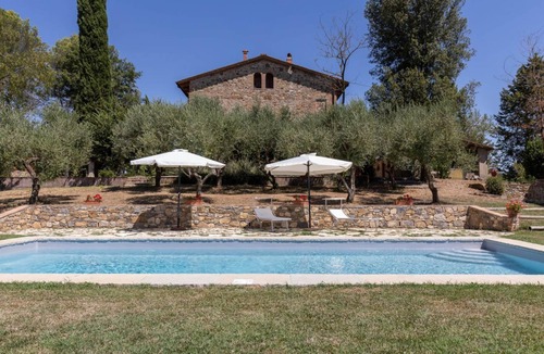 Pianella Apartment | Charming Cottage of 90 sqm, located on the first floor (stairs to access) can accommodate up to 4 people. Typical charming cottage of the Sienese countryside, enjoys a charming seasonal pool overlooking the Chianti Senese. Located in the quiet village of