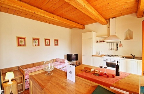 Montelabbate Apartment | Charming country retreat with stunning views in the Montefeltro area