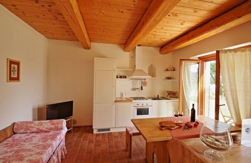 Montelabbate Apartment | Charming country retreat with stunning views in the Montefeltro area