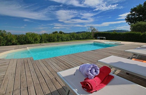 Montelabbate Apartment | Charming country retreat with stunning views in the Montefeltro area
