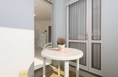 Lignano Riviera Apartment | Charming property with shared pool