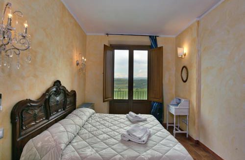 Castel del Piano House | Charming Tuscan Farmhouse
