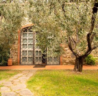 Poggibonsi Apartment | Chianti Villa with Private Park, 2 Apartments & Panoramic Views