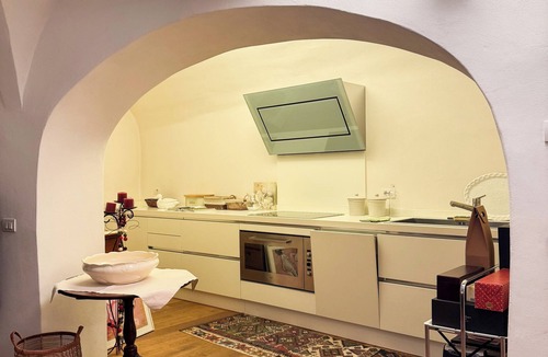 Valtellina Apartment | City Center Elegant Renovated Tavern