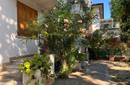 Cesenatico Apartment | CN048 - Cesenatico, large four-room apartment with double parking space and garden