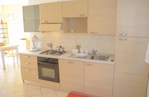 Vercana Apartment | Collina Leccino Holiday Apartment with Pool