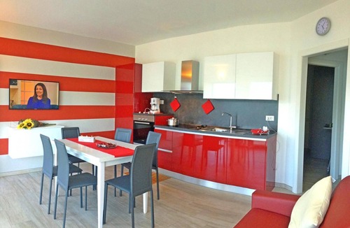 Vercana House | Collinetta Girasole Bungalow Holiday Apartment with Pool