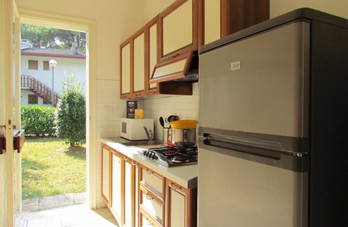 Bibione Pineda Villa | Comfortable villa with fenced garden