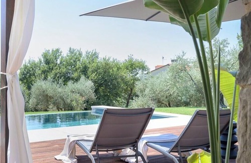 Ferretto House | Contemporary villa with pool near Cortona