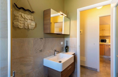 Borghetto Santo Spirito Apartment | Cosy apartment for 3 people with A/C, WIFI, TV and balcony