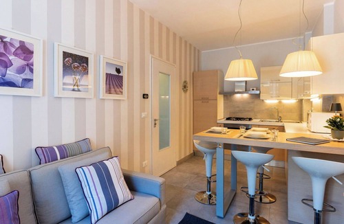 Borghetto Santo Spirito Apartment | Cosy apartment for 3 people with A/C, WIFI, TV and balcony