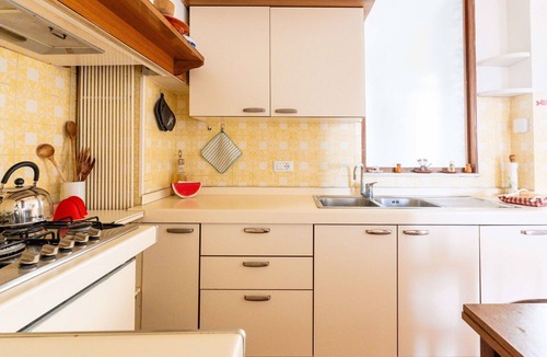 San Bartolomeo al Mare Apartment | Cosy apartment for 6 people with WIFI, A/C, balcony and pets allowed