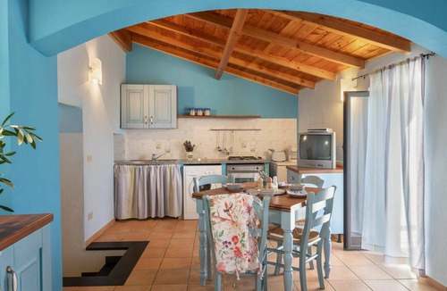 Vasia Apartment | Cosy apartment for 4 people with WIFI, TV, balcony and pets allowed