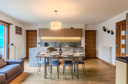 Valtellina Apartment | Cosy apartment for 6 guests with A/C, WIFI, TV, patio and pets allowed