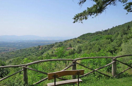 Castelfranco di Sopra Villa | Cosy apartment in villa for 3 people with WIFI, pool, patio, pets allowed and panoramic view