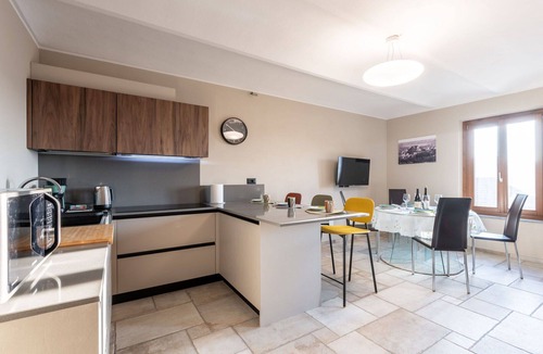 Rocca D'Arazzo Apartment | Cosy apartment for 4 people with A/C, WIFI, TV and terrace