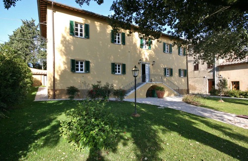 Volterra Apartment | Cosy apartment with WIFI, pool, TV, pets allowed and panoramic view, close to San Gimignano