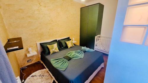 Lagaccio Apartment | Cozy 2 bedroom flat 5 minutes walk from station