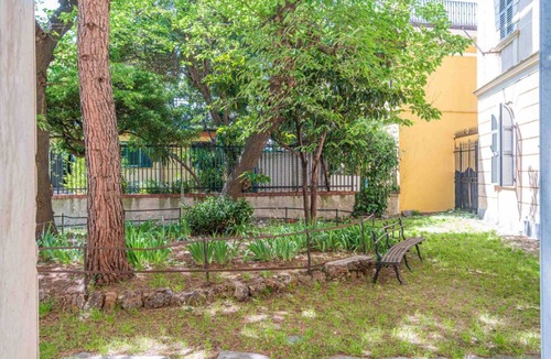 Pre Apartment | Cozy and comfortable 80 square meters apartment, perfect for four people, located on the first floor of a historic building (accessible by stairs).The property is located in the Prè district, one of Genoa's historic areas: the location is ideal for reac