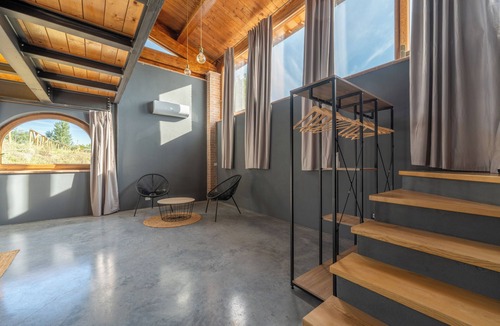 Torgiano Villa | Cozy country loft with pool, private spa and unique views of Assisi