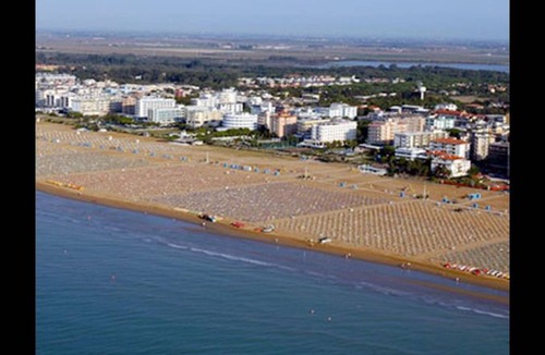 Bibione Lido del Sole Apartment | Cozy Seafront Studio Apartment with terrace - By Beahost Rentals
