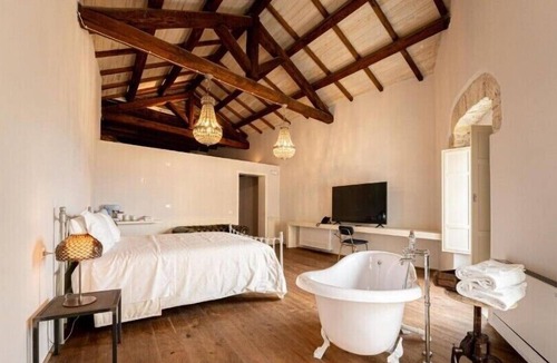Historic Castle District Hotel | D.H. Lawrence