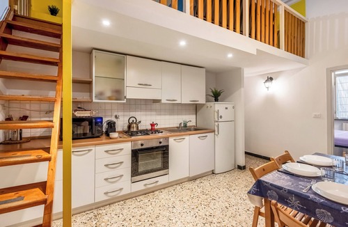 Pre Apartment | Da Stefano Historical Center 5 min to Aquarium, Genova, Italy
