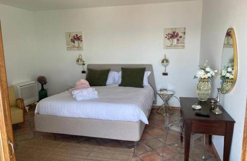 Vico Equense Villa | De Vivo Realty - Villa Stone Positano