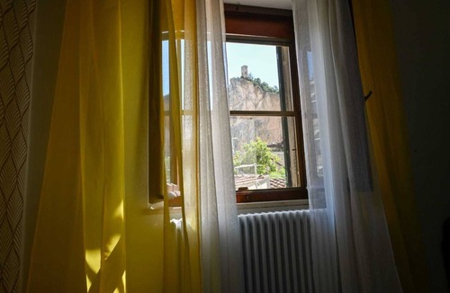 Caprona House | Degas Caprona. Single rooms, double rooms. Price 90€ per room.