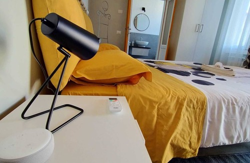 Seregno House | DELUXE ROOM BETWEEN MILANO AND COMO LAKE