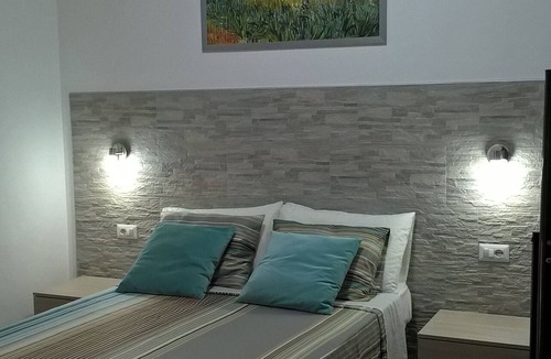 Zona LIII Tomba di Nerone Apartment | DELUXE STUDIO APARTMENT WITH BALCONY - HOLIDAY HOME IN ROME