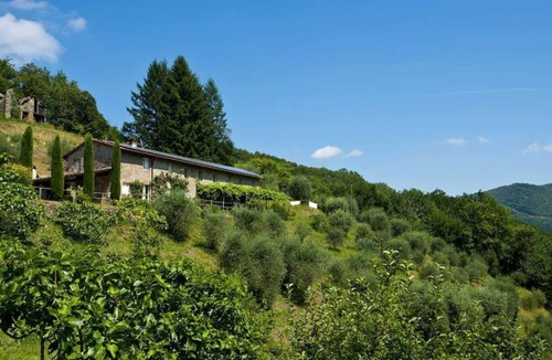 Pescaglia House | Design house in Tuscan style surrounded by nature