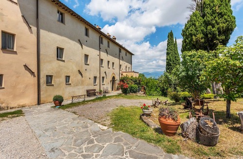 Santa Reparata Apartment | Elegant Countryside Retreat