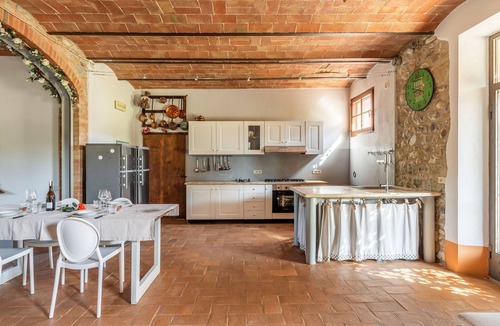 Gallina Villa | Elegant farmhouse, with private pool, table tennis & ping pong in Val D'orcia,