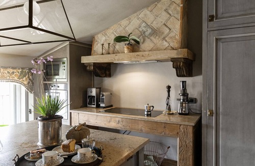 Massa Apartment | Eleganza e Relax Sulle Colline Toscane Vicino Alla Principali Mete Turistiche !