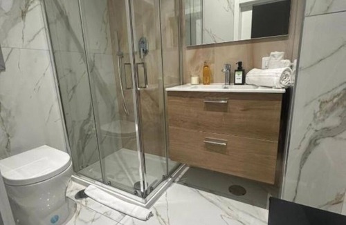 Naples City Centre House | Emerald Rooms: amber standard double room