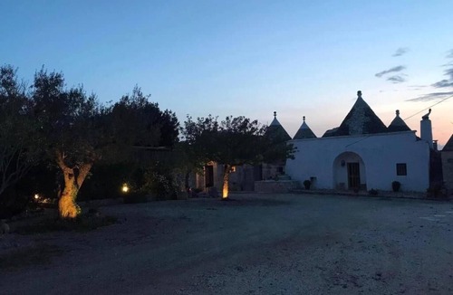 Locorotondo House | Five minutes from Locorotondo and Alberobello, cozy village of trulli and cummer
