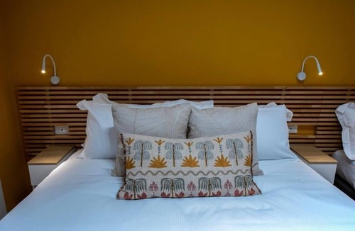 Novoli - San Donato House | Florentia Boutique: Triple Room Comfort YELLOW OCHER