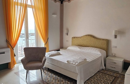 Maiori Resort | Galene - beachfront Costa d'Amalfi - nnSuperior double room with seaview balcony