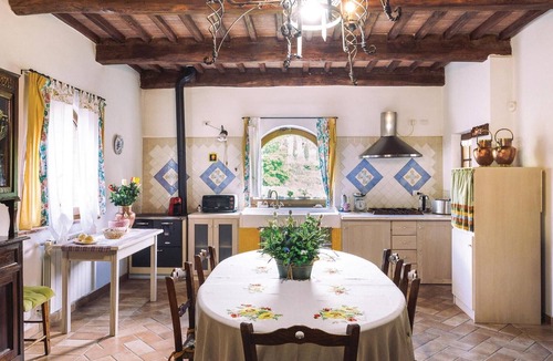 Castel del Piano House | Gorgeous home in Castel del Piano (GR) with WiFi