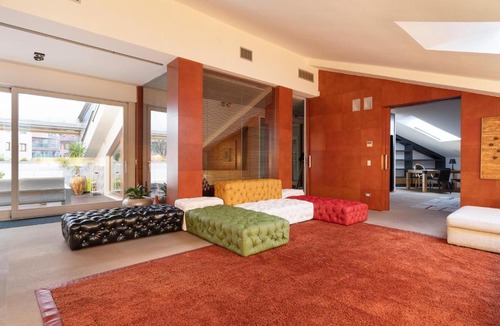 Porta Lodovica Apartment | GuestHost - 500sqm luxury with Spa, Gym, Terrace, Game Room & Garage