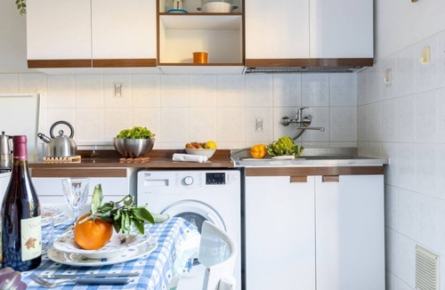 San Francesco Apartment | GuestHost - Bright 97 sqm apartment, able to accommodate up to 4 people, located on the second floor of a building (NO elevator). The property is conveniently located between the stadium and the charming Piazza dei Miracoli with the famous Leaning Tower.