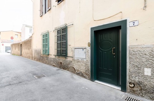 Lungarno del Tempio Apartment | GuestHost - Bright and functional 35 sqm apartment, able to accommodate up to 2 people, located on the first floor (without elevator) of a building within Gioberti district. The property is located in a lively neighborhood, full of services and well serv