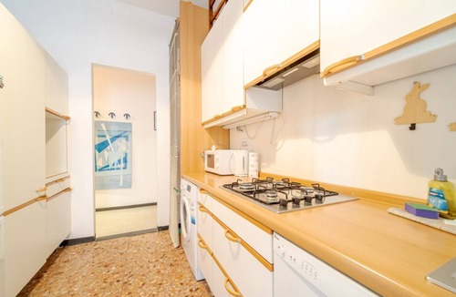 Cavi Apartment | GuestHost - Cozy apartment is located in a strategic position to visit the renowned Ligurian Riviera, suitable for families or groups of friends. Convenient for visiting the nearby towns of the Gulf of Tigullio, such as Chiavari, Santa Margherita and Por