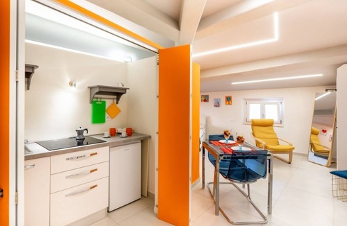 San Francesco Apartment | GuestHost - Cozy apartment of about 40 square meters, completely renovated, perfect for 2 people, located on the fourth floor of a 12th century building protected by the Superintendency. The property is located in a central position (Traffic-Restricted A