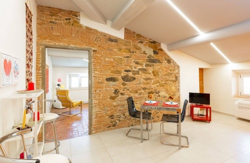 San Francesco Apartment | GuestHost - Cozy apartment of about 50 square meters, completely renovated, perfect for 2 people, located on the fourth floor of a 12th century building protected by the Superintendency. The property is located in a central position (Traffic-Restricted A